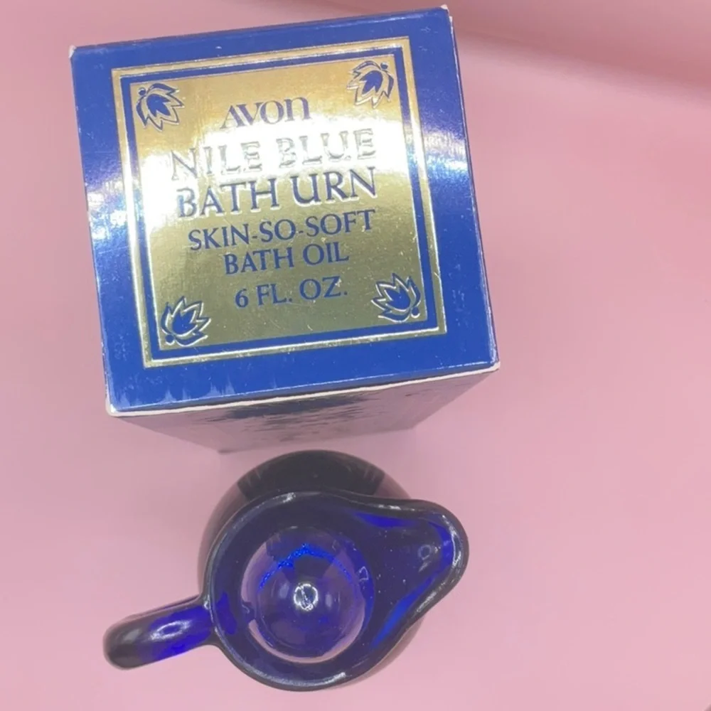 Vintage AVON Nile Blue Bath Urn Skin-So-Soft Bath Oil 6oz Cobalt Glass W/ Box